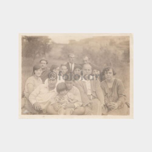 1928 Aile Gezisi Piknik Konulu Fotoğrafı