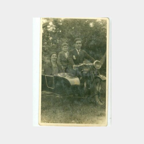 1940 Motorsikletli Aile Görünüş Fotoğraf