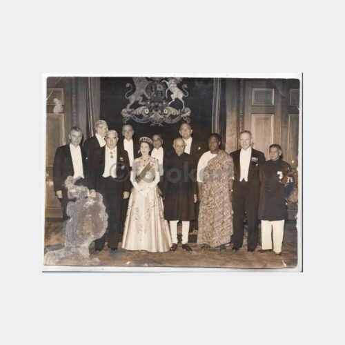 1960 İngiltere Kraliçesi Elizabeth Konulu Fotoğraf