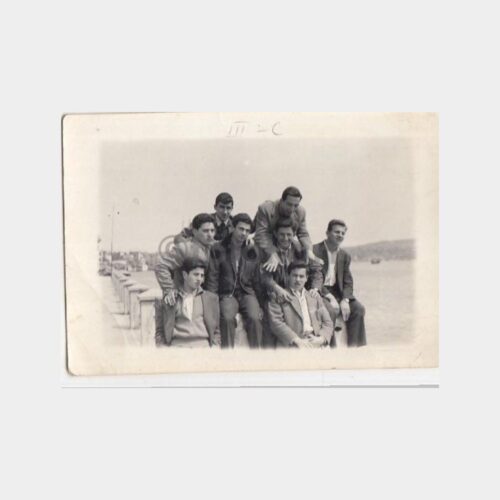 1953 Kabataş Lise Öğrenci Grup Konulu 2 Adet Fotoğraf