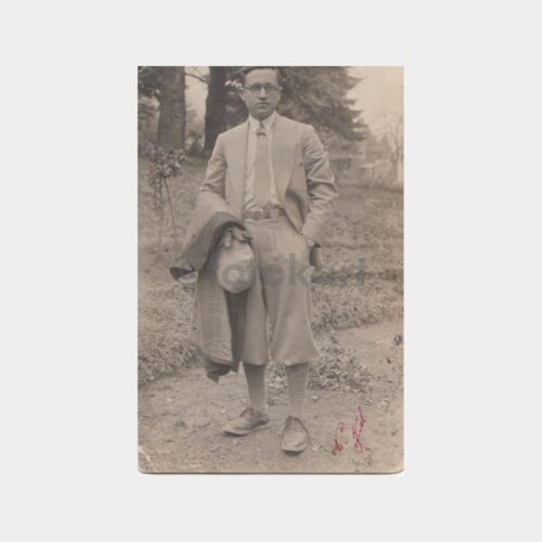 1930 Dönemin Modası Giyimli Genç Konulu Fotoğraf