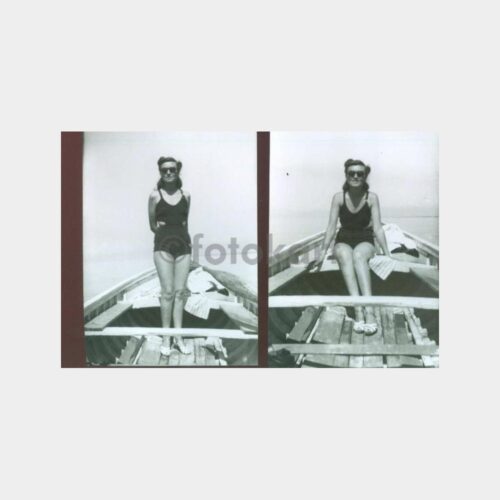 1940 Plaj Sandalda Kadın 2 Adet Albüm Fotoğraf