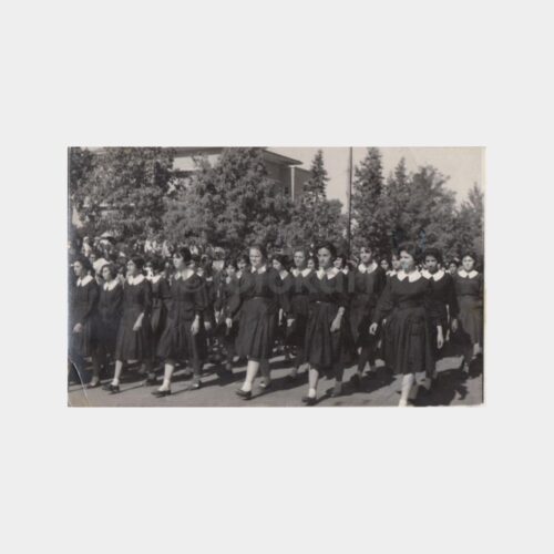 1968 Adana Cumhuriyet Bayramı Kız Öğrenciler Tören Geçişi Fotoğrafı