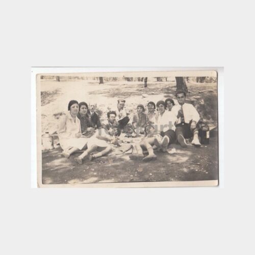1933 Aile Grubu Mesire Eğlencesi Konulu Fotoğraf
