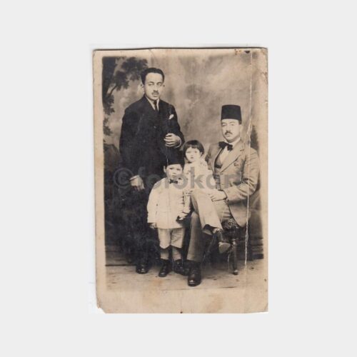 1927 Stüdyo Fesli Bay ve Çocukları Konulu Fotoğrafı