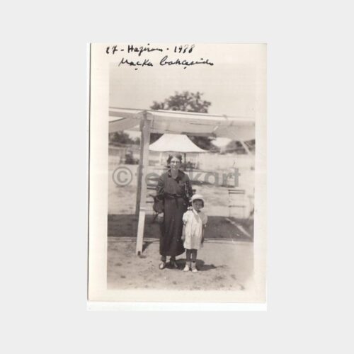 1938 Maçka Bahçesinde Kadın Çocuk Fotoğraf