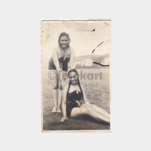 1940 Plaj Mayo Modası Konulu İki Kadın Fotoğraf