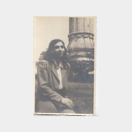 1960 Üniversite Öğrencisi Beyazıt Kulesi Önünde Fotoğraf