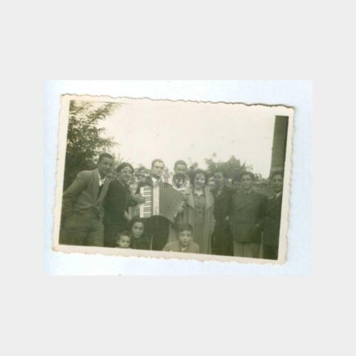 1938 Akordeon Çalan Genç Konulu Fotoğraf