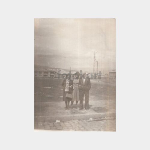 1982 Bingöl Şehirde Aile Konulu Fotoğraf