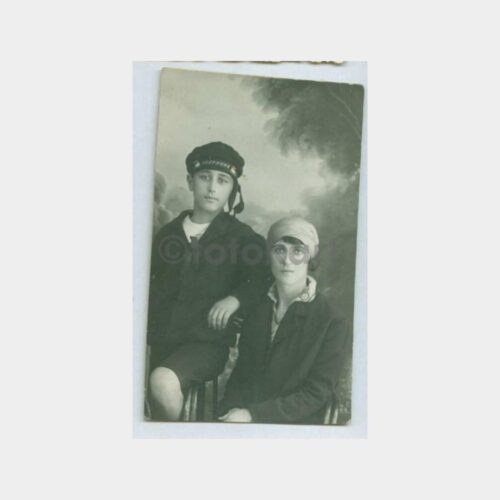 1930 Bosphore - Boğaziçi Başlık Şapkalı Genç Fotoğraf