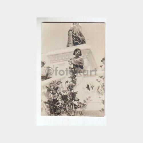 1931 Dumlupınar Anıtında Kadın Fotoğraf