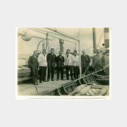 1933 Vapur Güvertesinde Baylar Konulu Fotoğraf