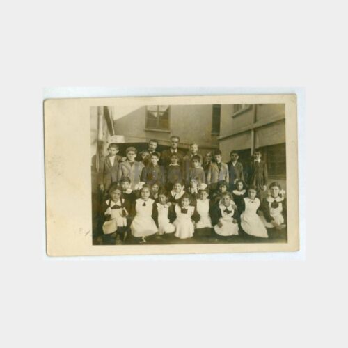 1940 İstanbul - Beyaz Önlüklü Kız Öğrenciler Fotoğraf