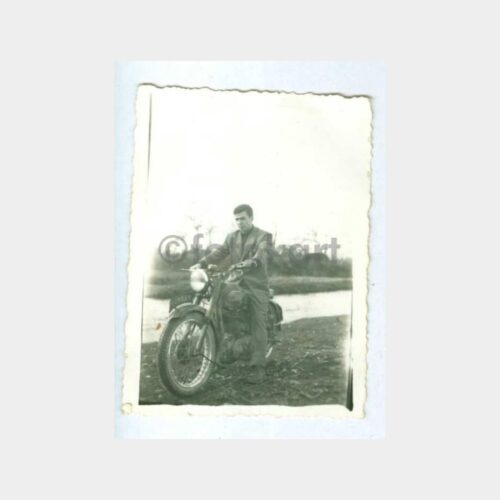 1955 Motorsikletli Genç Görünüş Fotoğraf