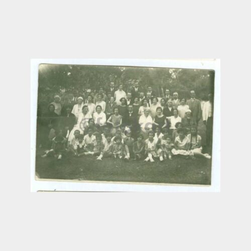 1930 Nişan Töreni Bahçede Görünüş Fotoğraf