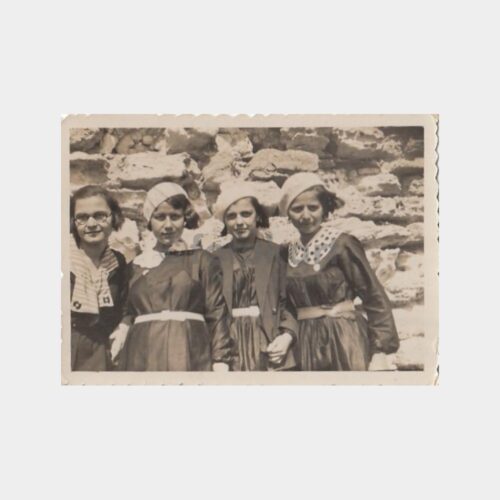 1934 Şapka Bereli Kız Öğrenciler Fotoğraf