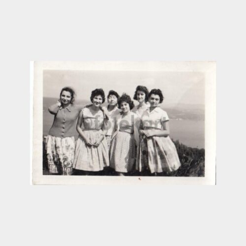 1960 Sarıyer Hünkar Suyu Kadınlar Konulu Fotoğraf