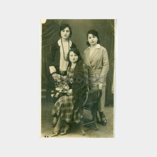 1930 Uzun Saçlı Kız Arkadaşları Fotoğraf