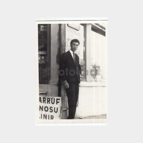 1967 Tasarruf Bonosu Alınır Levhası Görülen Dış Mekan Fotoğraf