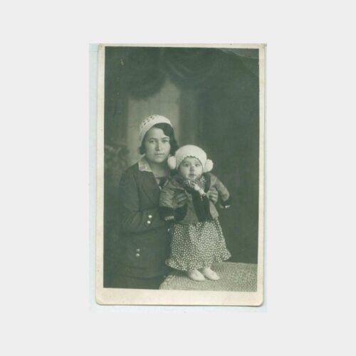 1934 Anne ve Kızı - Bebek Giyim Konulu Fotoğraf