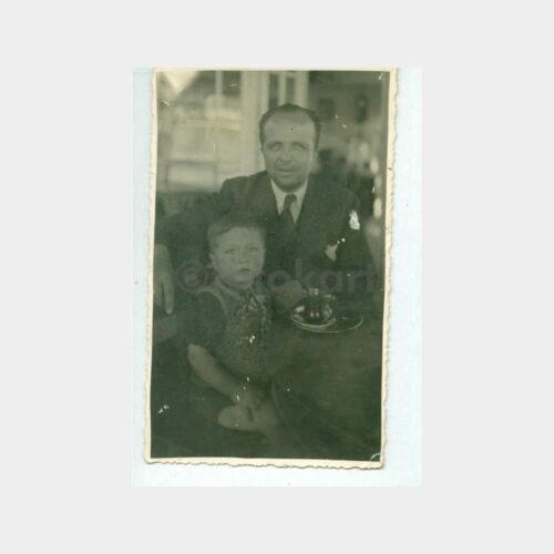 1950 Baba Oğlu Çay Masasında Görünüş Fotoğraf