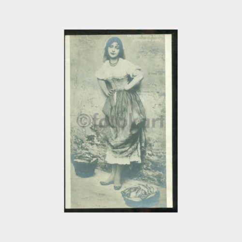 1930 Balkanlar Balıkçı Köylü Kızı Kartpostal
