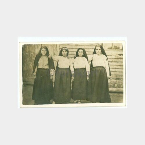 1920 Şalvarlı Kızlar Görünüş Fotoğraf