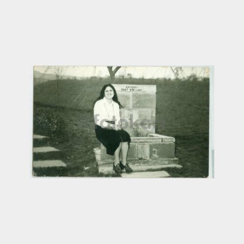 1976 Ünye Çeşme Başında Kadın Fotoğraf