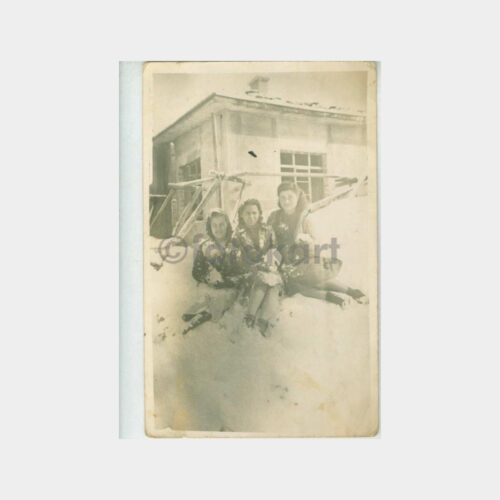 1951 Kar içinde Kızlar Fotoğraf