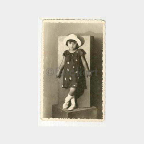 1935 Nezakat İsimli Kız Çocuk Stüdyo Fotoğraf