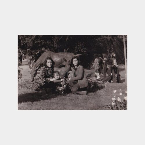 geyik-heykel-kizlar