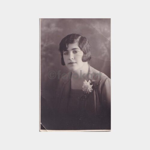 cicekli-kadin