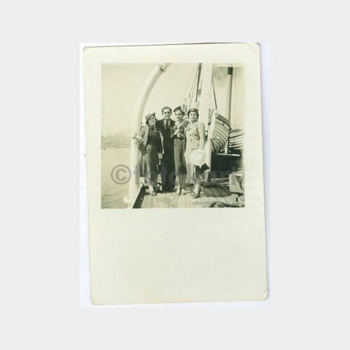 1930 Vapurda Kadınlar Görünüş 2 Adet Fotoğraf