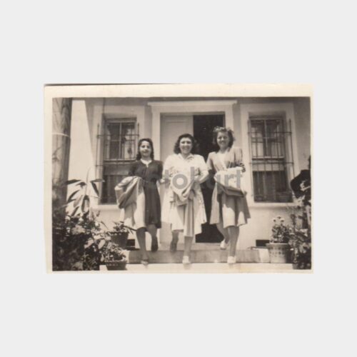 1940 Ev Bahçesinde Kadınlar Fotoğraf