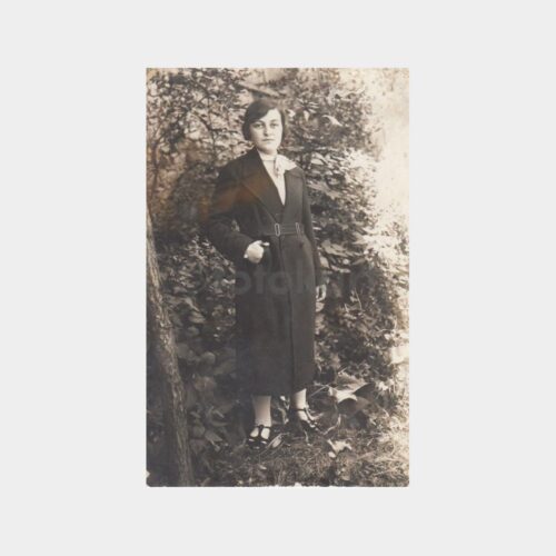 1940 Dış Mekan Kadın Manto Giyim Konulu Fotoğraf