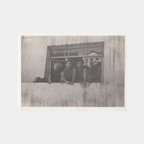1952 Pencerede Kadın Konulu 2 Adet Fotoğraf - Görsel 2