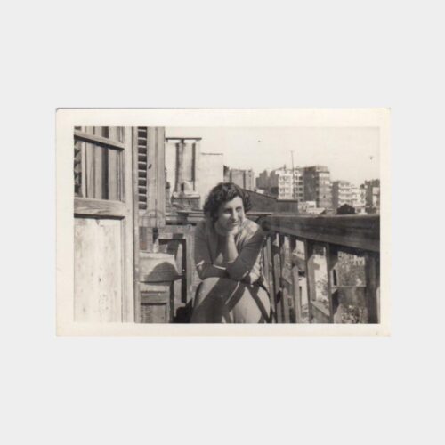 1952 Balkonda Kadın Konulu 3 Adet Fotoğraf