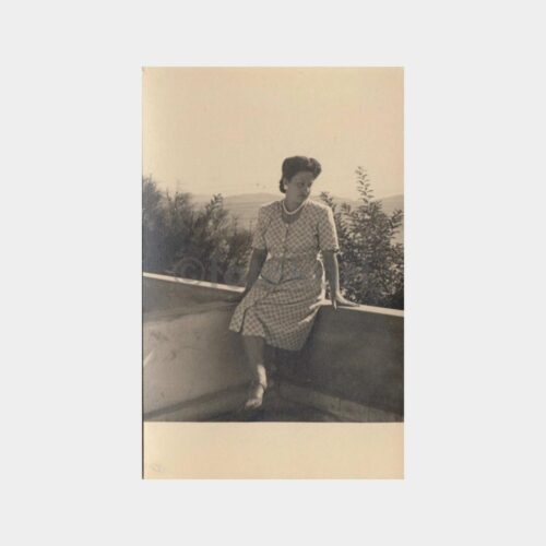 1947 Güzel Giyimli Kadın Görünüş Fotoğraf