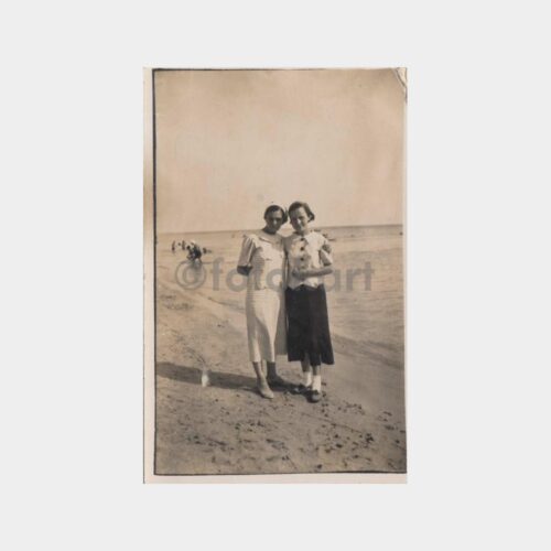 1938 Sahilde Kadınlar Konulu Fotoğraf