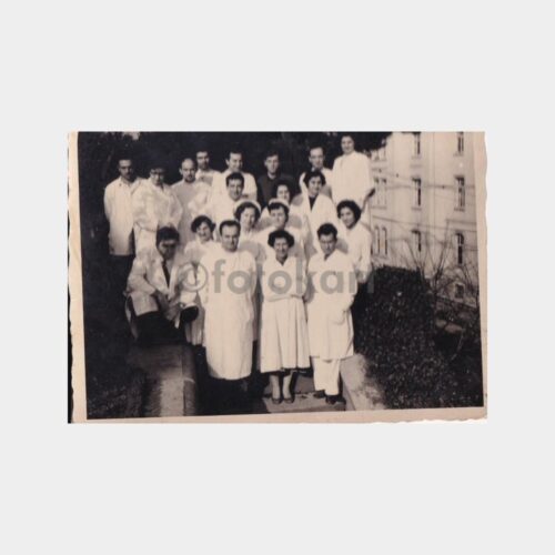 beyaz-onluklu-grup