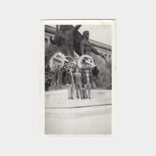 Beyazıt Üniversite Bahçesi Heykel Konulu Fotoğraf