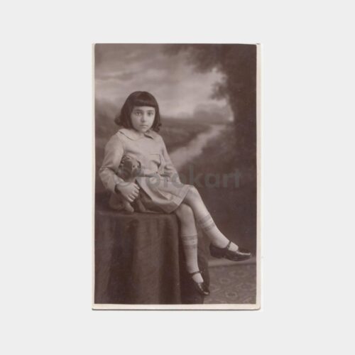 Oyuncaklı Çocuk Konulu Stüdyo Fotoğraf