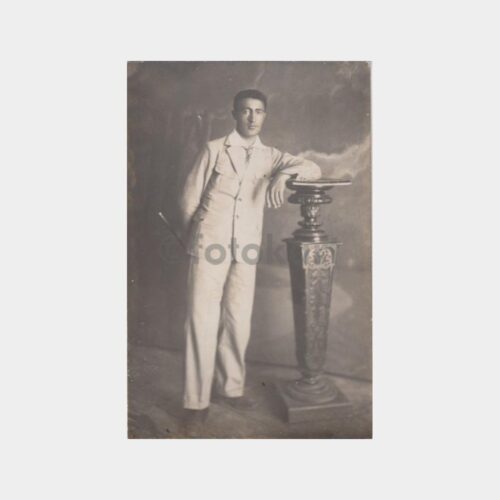 1930 Stüdyo Genç Konulu Fotoğraf