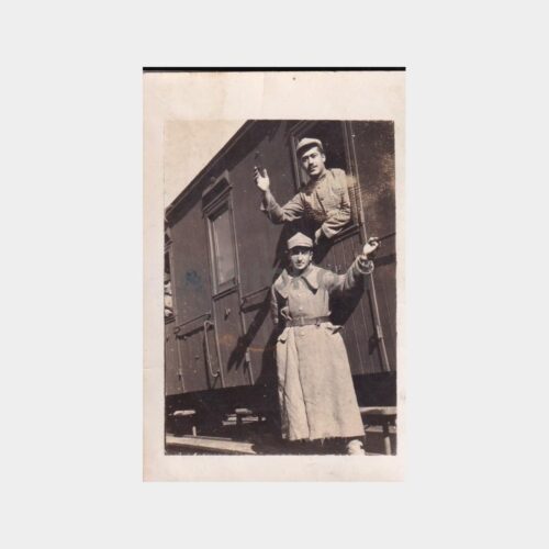 tren-vagonu-askerler