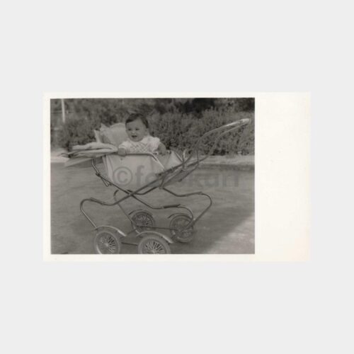 1964 Çocuk Arabası Konulu Fotoğraf
