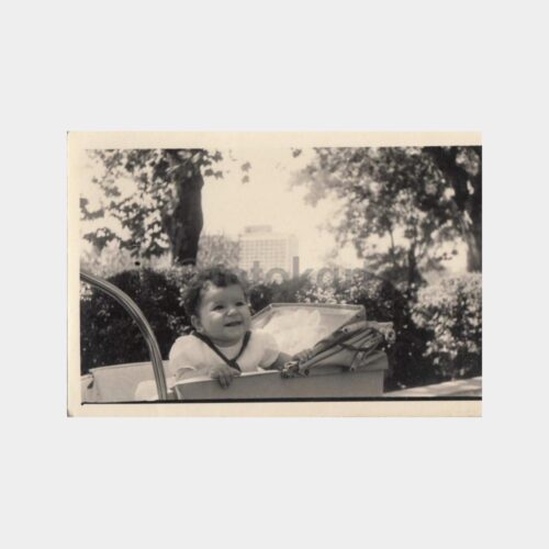 1960 Maçka Taşlık Çocuk Arabası Konulu Fotoğraf
