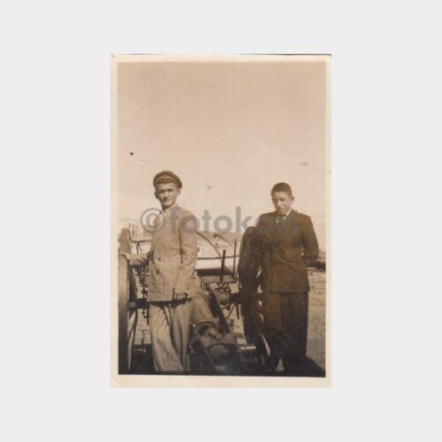 1929 Topçu Arabası Önünde Gençler Fotoğraf