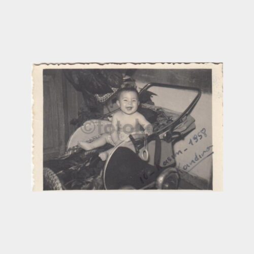 1960 Bebek Çocuk Arabası Konulu Fotoğraf