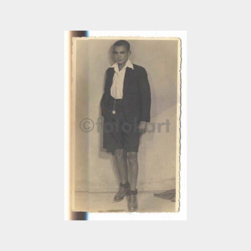 Kısa Pantalonlu Ceketli Çocuk Fotoğraf